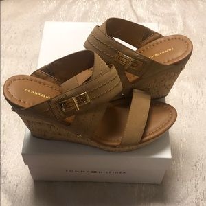 Light brown wedges